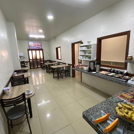 Hotel Tres Passos - Prox Ao Aeroporto E Rodoviaria 阿雷格里港 外观 照片